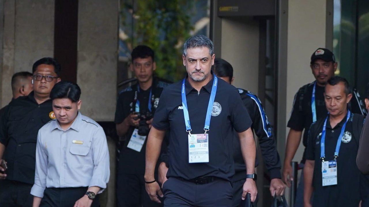 5 Laga Tanpa Kemenangan, Arema FC Resmi Lengserkan Marcos Santos 5 Laga Tanpa Kemenangan, Arema FC Resmi Lengserkan Marcos Santos