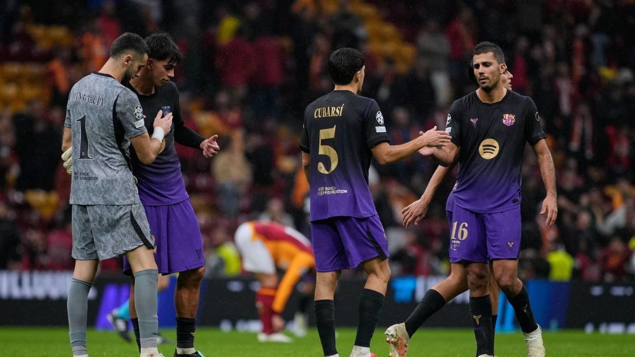 Krisis Bek Barcelona yang Parah: Hansi Flick Punya 4 Opsi untuk Rombak Lini Belakang Krisis Bek Barcelona yang Parah: Hansi Flick Punya 4 Opsi untuk Rombak Lini Belakang
