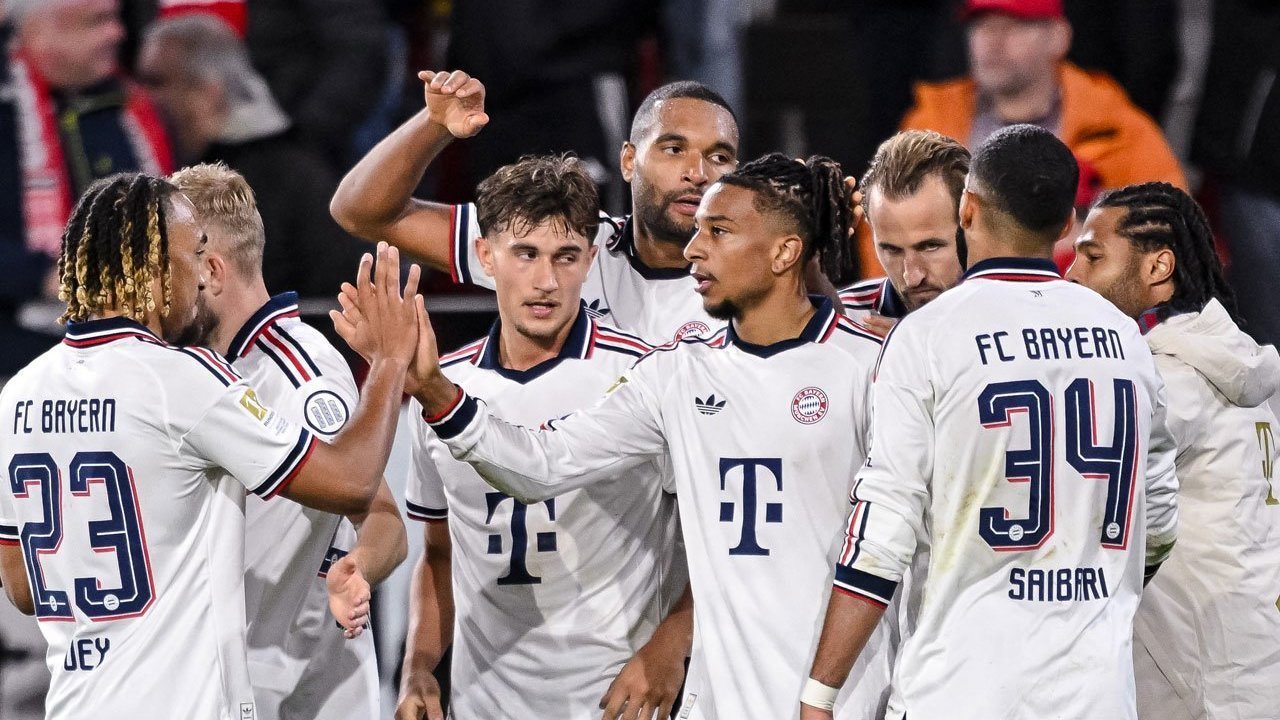 Hasil Freiburg vs Bayern: Die Roten Menang 3-1 Hasil Freiburg vs Bayern: Die Roten Menang 3-1