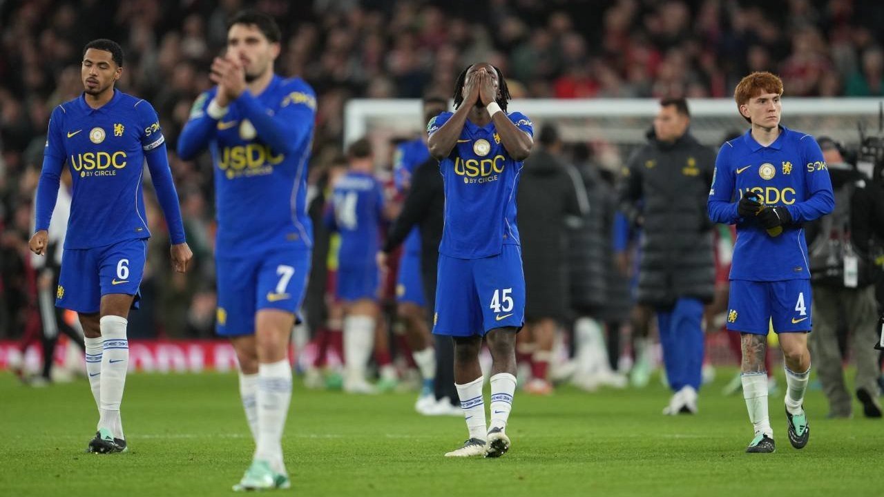 Sudah Jatuh Tertimpa Tangga! Pemain Kunci Chelsea Ini Cedera di Kandang Liverpool