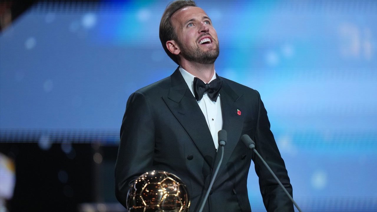 Kacang Tidak Lupa Kulit! Ada Tottenham di Pidato Kemenangan Ballon d'Or Harry Kane! Kacang Tidak Lupa Kulit! Ada Tottenham di Pidato Kemenangan Ballon d'Or Harry Kane!