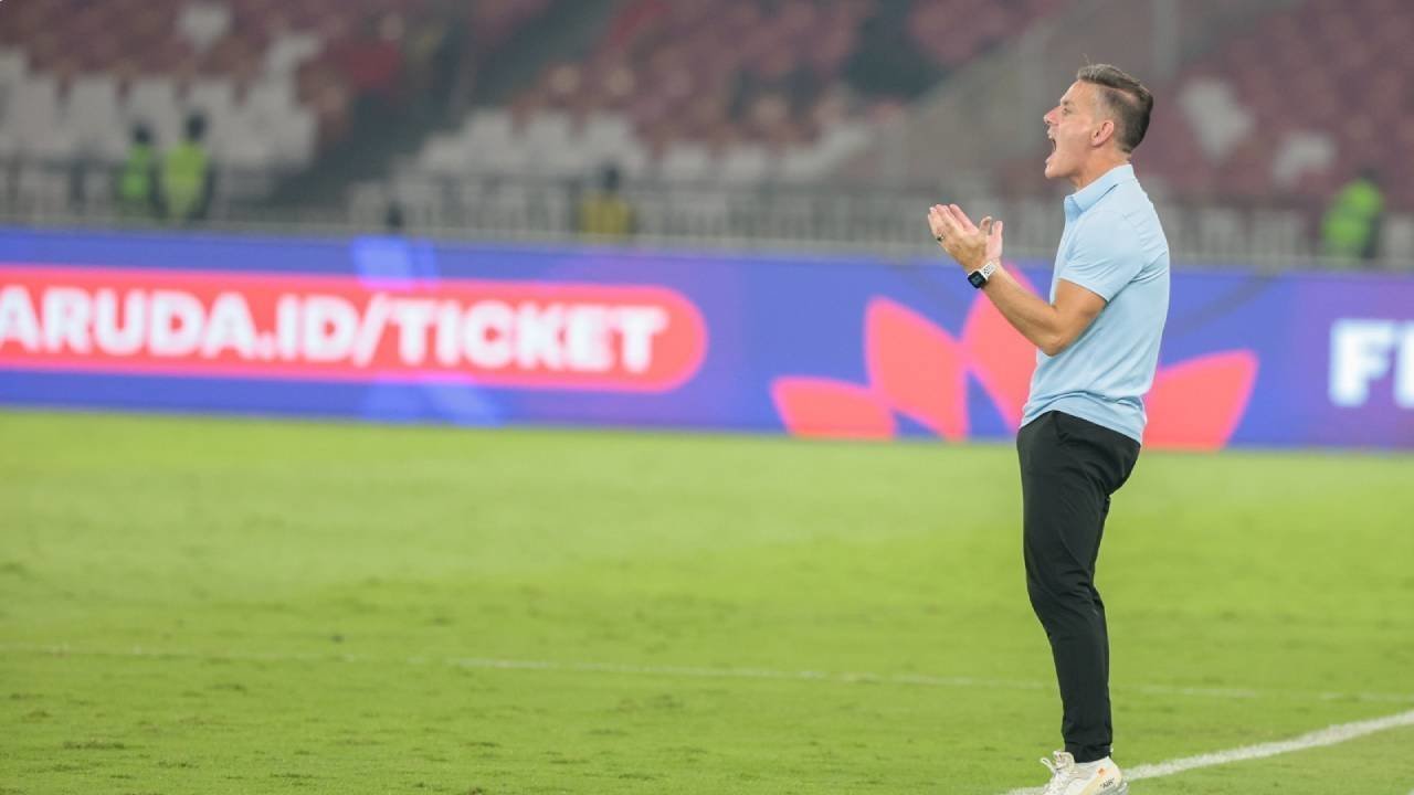 John Herdman Puji Suporter Timnas Indonesia usai Bantai Bangladesh 9-2 John Herdman Puji Suporter Timnas Indonesia usai Bantai Bangladesh 9-2