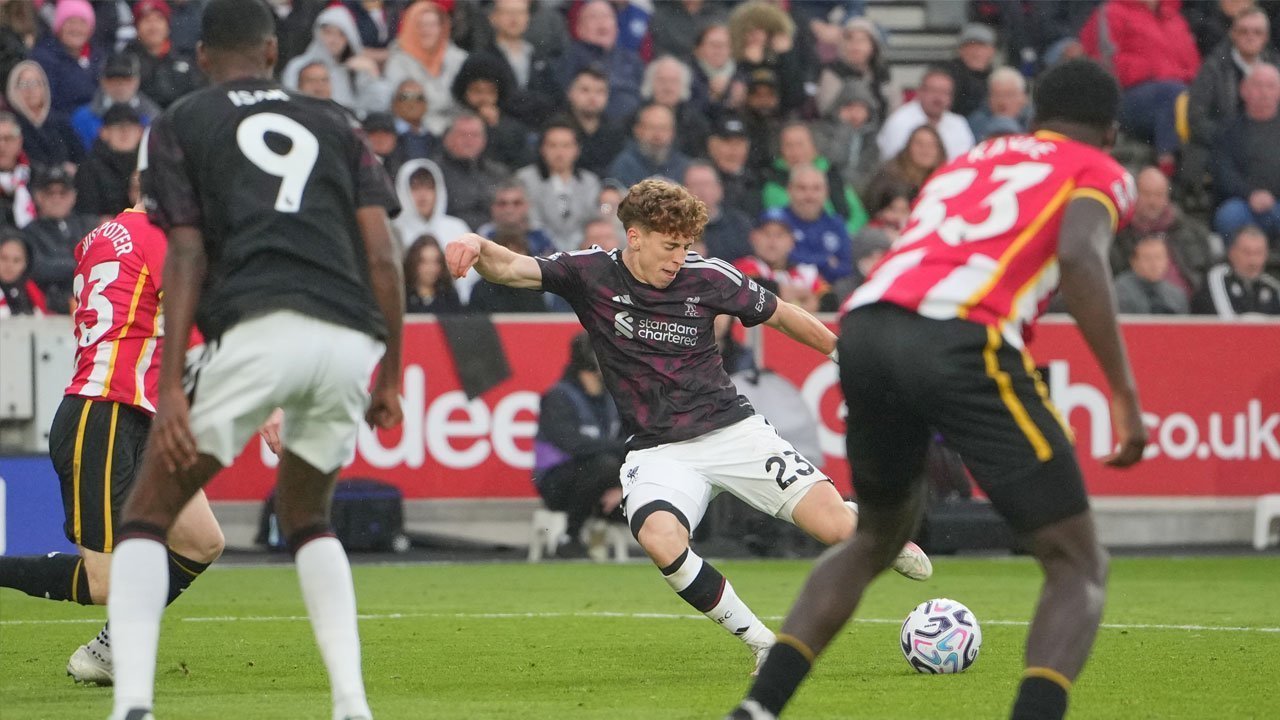 Hasil Brentford vs Liverpool: 2 Pemain Tuan Rumah Diusir, The Reds Menang 2-1 Hasil Brentford vs Liverpool: 2 Pemain Tuan Rumah Diusir, The Reds Menang 2-1