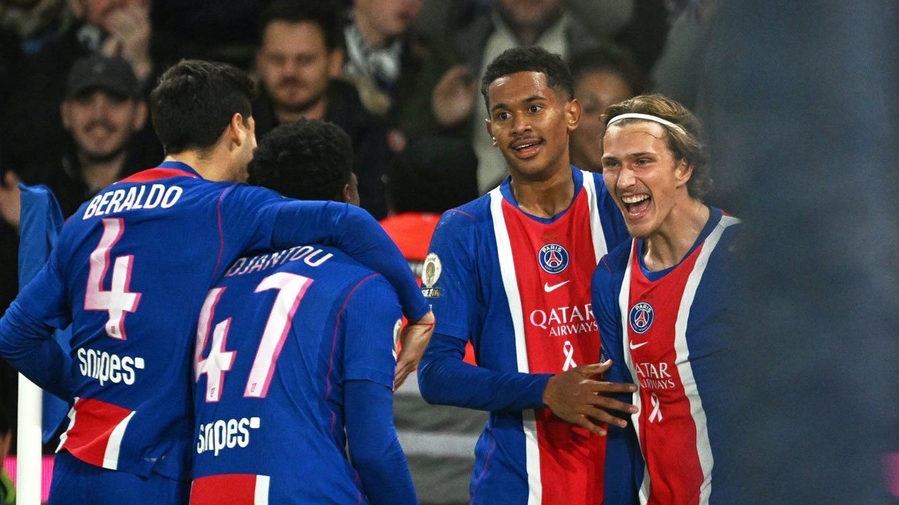 Man of the Match PSG vs Lyon: Mika Godts Man of the Match PSG vs Lyon: Mika Godts