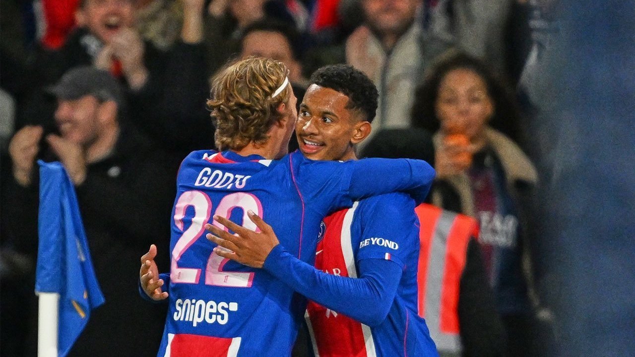 Hasil PSG vs Lyon: 2 Gol Babak Kedua Bawa Les Parisiens ke Puncak Klasemen Hasil PSG vs Lyon: 2 Gol Babak Kedua Bawa Les Parisiens ke Puncak Klasemen