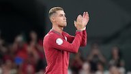 Cristiano Ronaldo Beri Penghormatan untuk Lionel Messi usai Pensiun dari Timnas Argentina Cristiano Ronaldo Beri Penghormatan untuk Lionel Messi usai Pensiun dari Timnas Argentina