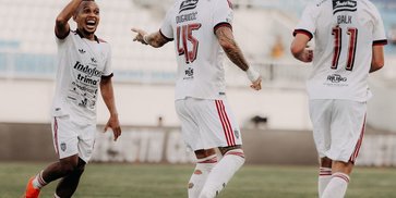 Hasil BRI Super League: 2 Pemain Arema FC Kena Kartu Merah, Bali United Raih Kemenangan Tandang Pertama