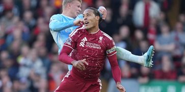 Virgil van Dijk Akui Kartu Merah Ryan Gravenberch Ubah Jalannya Laga Liverpool vs Man City Virgil van Dijk Akui Kartu Merah Ryan Gravenberch Ubah Jalannya Laga Liverpool vs Man City