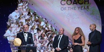 Luis de la Fuente Raih Men's Coach of the Year 2026, Cetak Sejarah