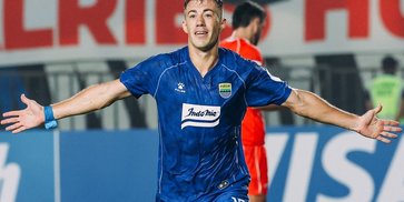 Ketika Mariano Peralta Harus Jadi Striker Dadakan Persib Ketika Mariano Peralta Harus Jadi Striker Dadakan Persib