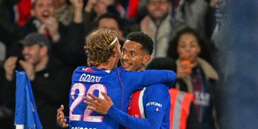 Hasil PSG vs Lyon: 2 Gol Babak Kedua Bawa Les Parisiens ke Puncak Klasemen Hasil PSG vs Lyon: 2 Gol Babak Kedua Bawa Les Parisiens ke Puncak Klasemen