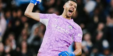 Geronimo Rulli Memang Jago, Tapi Tidak Akan Geser Donnarumma di Bawah Mistar Gawang Manchester City Geronimo Rulli Memang Jago, Tapi Tidak Akan Geser Donnarumma di Bawah Mistar Gawang Manchester City