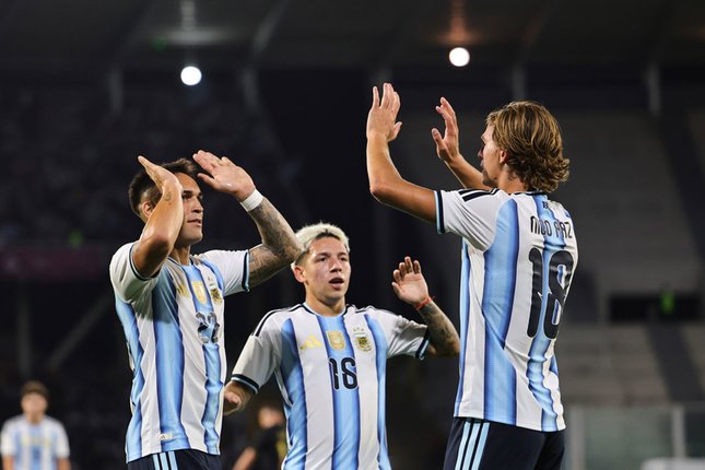 Prediksi Skor Argentina vs Burkina Faso Timnas Argentina merayakan gol Nico Paz ke gawang Timnas Bolivia, Kamis (1/10/2026) (c) AP Photo/Nicolas Aguilera