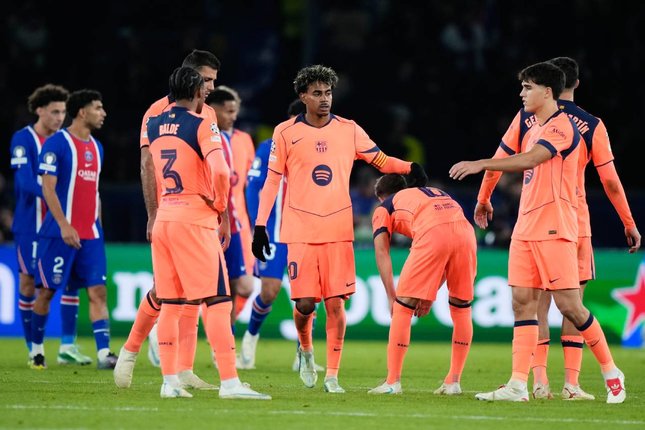 Flick Akui Barcelona Melakukan Terlalu Banyak Kesalahan Flick Akui Barcelona Melakukan Terlalu Banyak Kesalahan