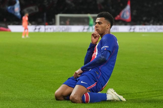 1. Statistik Menunjukkan Ketajaman PSG Pemain PSG, Desire Doue, merayakan gol dalam pertandingan Liga Champions melawan Barcelona, Rabu (21/10/2026). (c) AP Photo/Thibault Camus