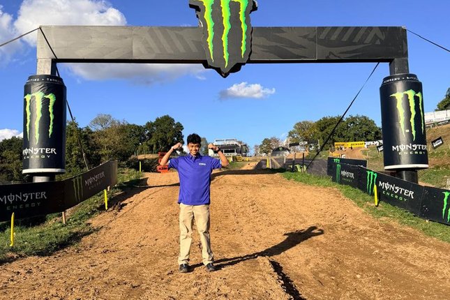 Bukti Pembinaan Berjenjang Yamaha Pembalap Indonesia, Djanoko Mahija Aribowo, tampil di YZ BLU CRU FIM Europe Cup SuperFinale di Prancis (c) Dok. YIMM