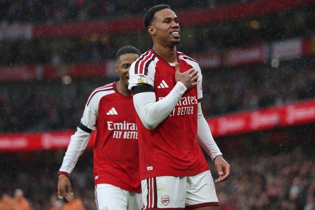 Daftar Susunan Pemain Gabriel Magalhaes merayakan golnya untuk Arsenal pada laga Premier League 2026/2027 lawan Everton (c) AP Photo/Ian Walton