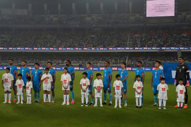 Estevao dan Pedro Buka Keunggulan Para pemain India menyanyikan lagu kebangsaan sebelum laga persahabatan internasional India vs Brasil di Kolkata, India, Sabtu, 3 Oktober 2026 (c) AP Photo/Bikas Das