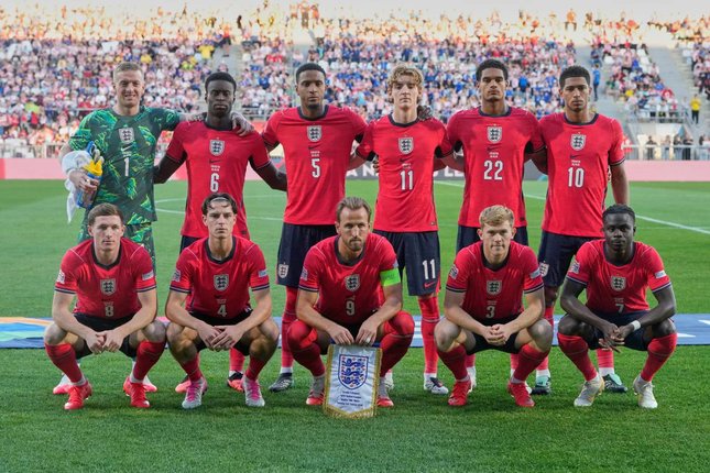 Prediksi Starting XI Inggris vs Ceko Para pemain Inggris berpose sebelum pertandingan UEFA Nations League melawan Kroasia, Sabtu (3/10/2026). (c) AP Photo/Darko Bandic