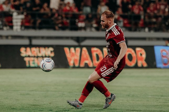 Perkiraan Susunan Pemain Aksi Jort van der Sande saat membela Bali United pada laga BRI Super League 2026/2027 (c) Dok. Bali United
