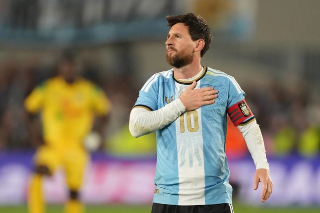 Messi Berterima Kasih kepada Orang-orang Terdekat Pemain Argentina Lionel Messi merayakan gol dalam pertandingan persahabatan melawan Benin, Rabu (7/10/2026). (c) AP Photo/Gustavo Garello