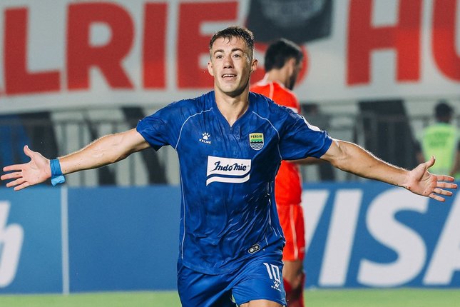 Selebrasi Mariano Peralta usai membobol gawang Cong Viettel di AFC Champions League Two (c) Dok. Persib Bandung