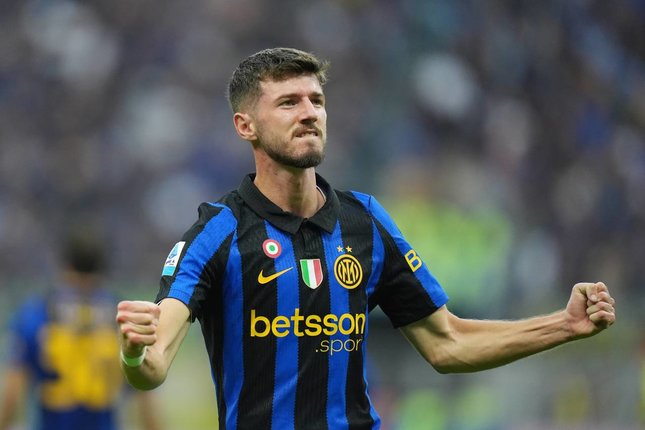 Pemain Inter Milan Petar Sucic merayakan gol dalam pertandingan Serie A melawan Parma, Sabtu (10/10/2026). (c) Spada/LaPresse via AP