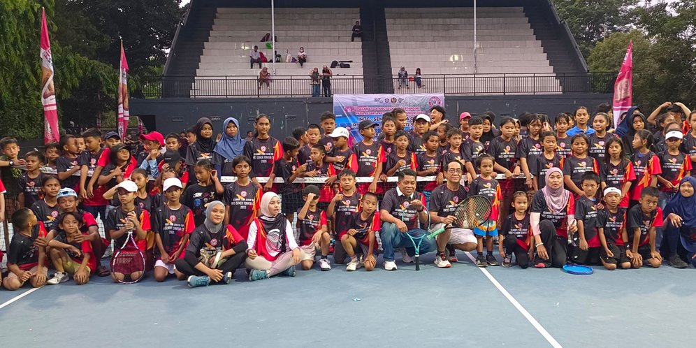 Kolaborasi Emas: Semen Tonasa dan IMTC Guncang Tenis Junior Sulsel Kolaborasi Emas: Semen Tonasa dan IMTC Guncang Tenis Junior Sulsel
