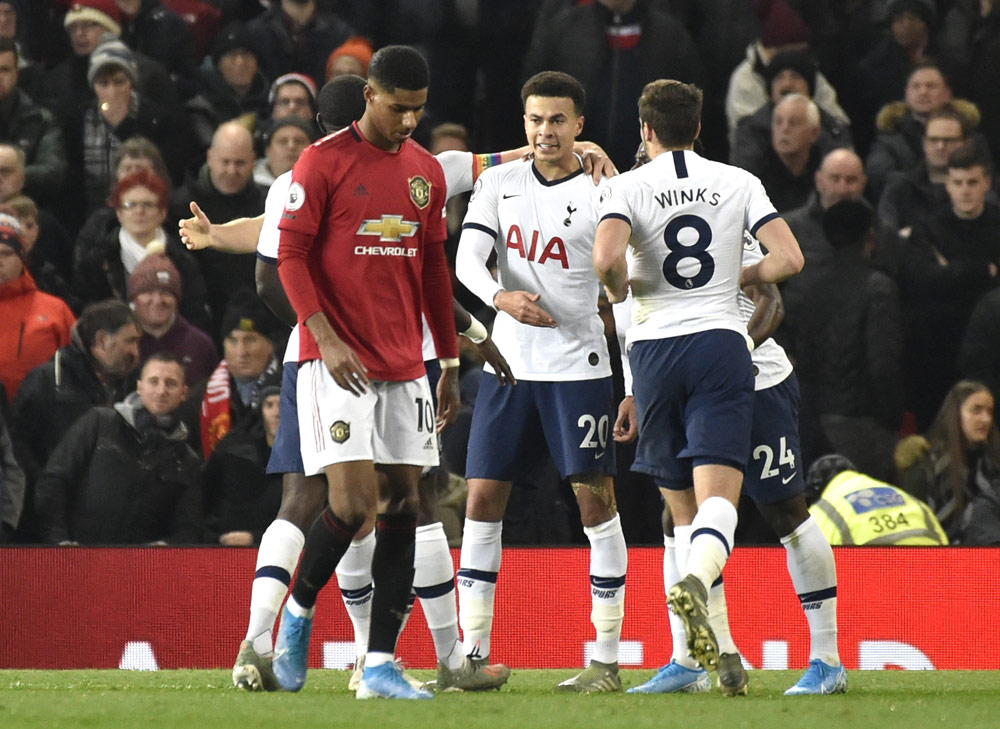 Marcus Rashford Akhiri Bulan Madu Mourinho