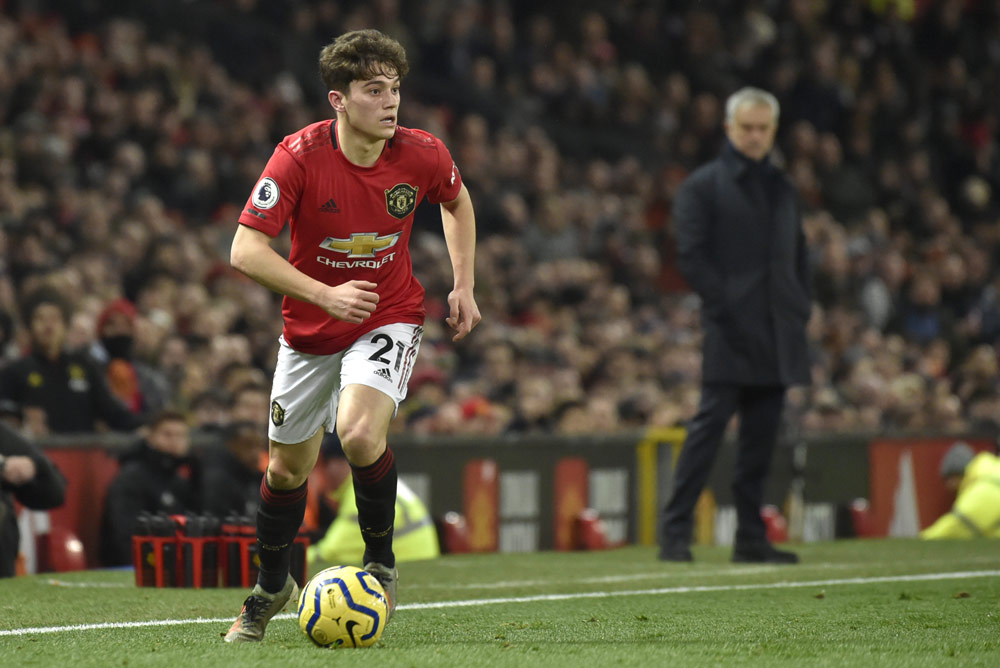 Marcus Rashford Akhiri Bulan Madu Mourinho