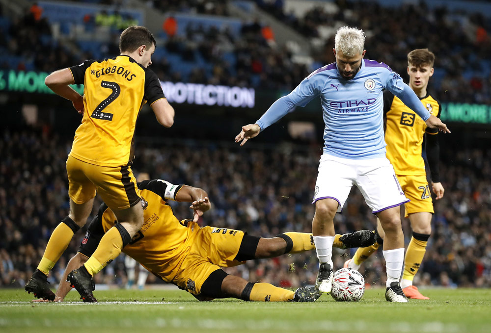 Manchester City Bantai Port Vale
