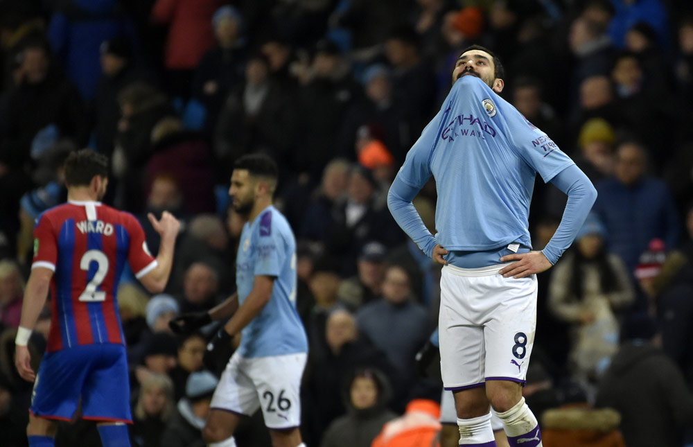 Manchester City Tertahan di Etihad