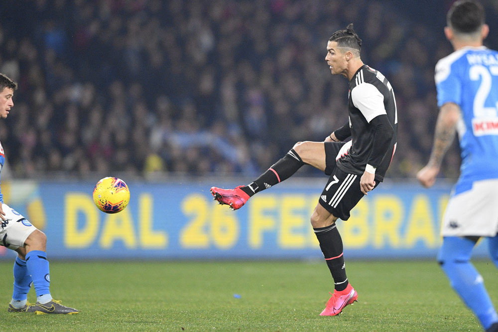 Juventus Tertunduk di San Paolo