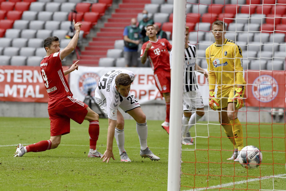 Bayern Munchen Gilas Freiburg 3-1