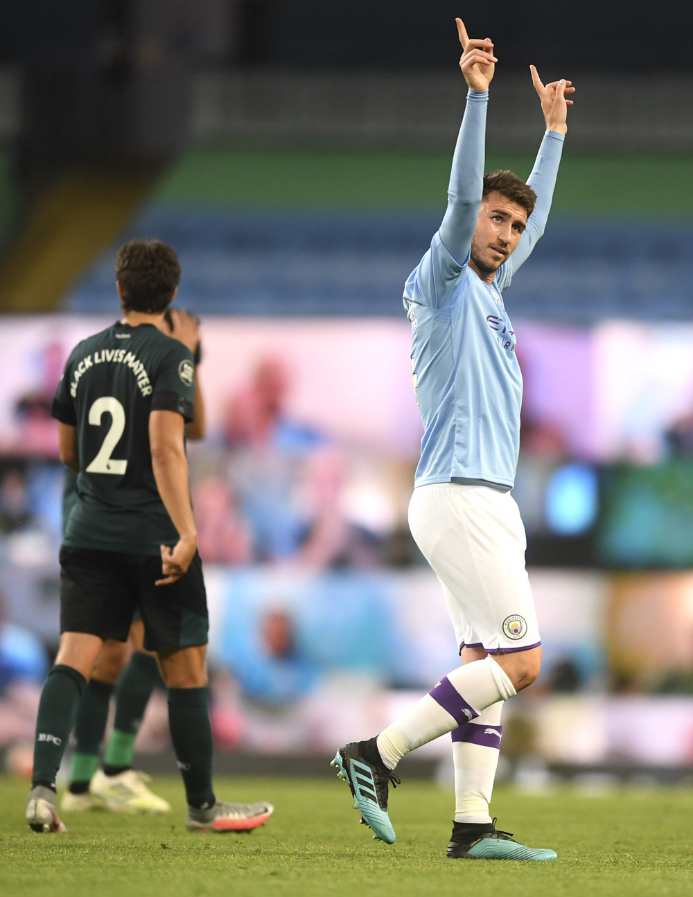 Burnley Digulung Ombak Manchester City