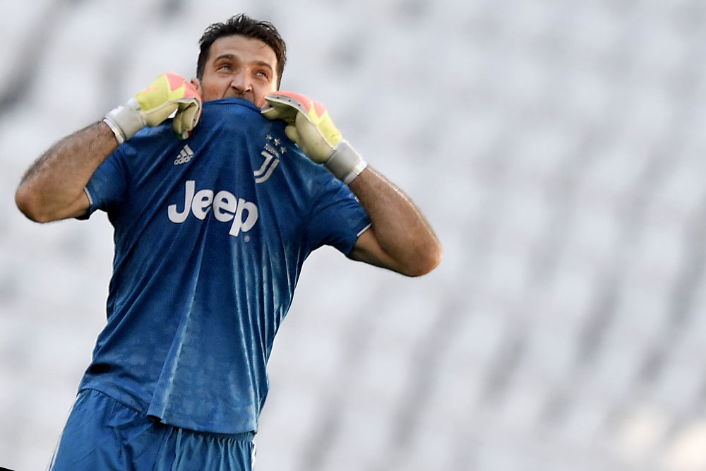 Kemenangan di Momen Buffon Cetak Rekor