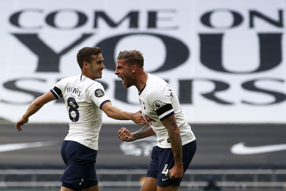 Tottenham Menangi Derby London Utara