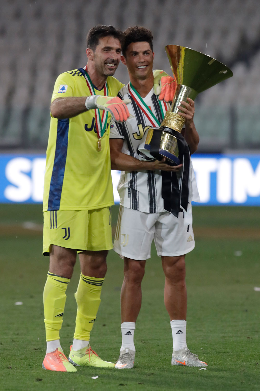 Pesta Juara Juventus Usai Menangi Serie A 2019-2020