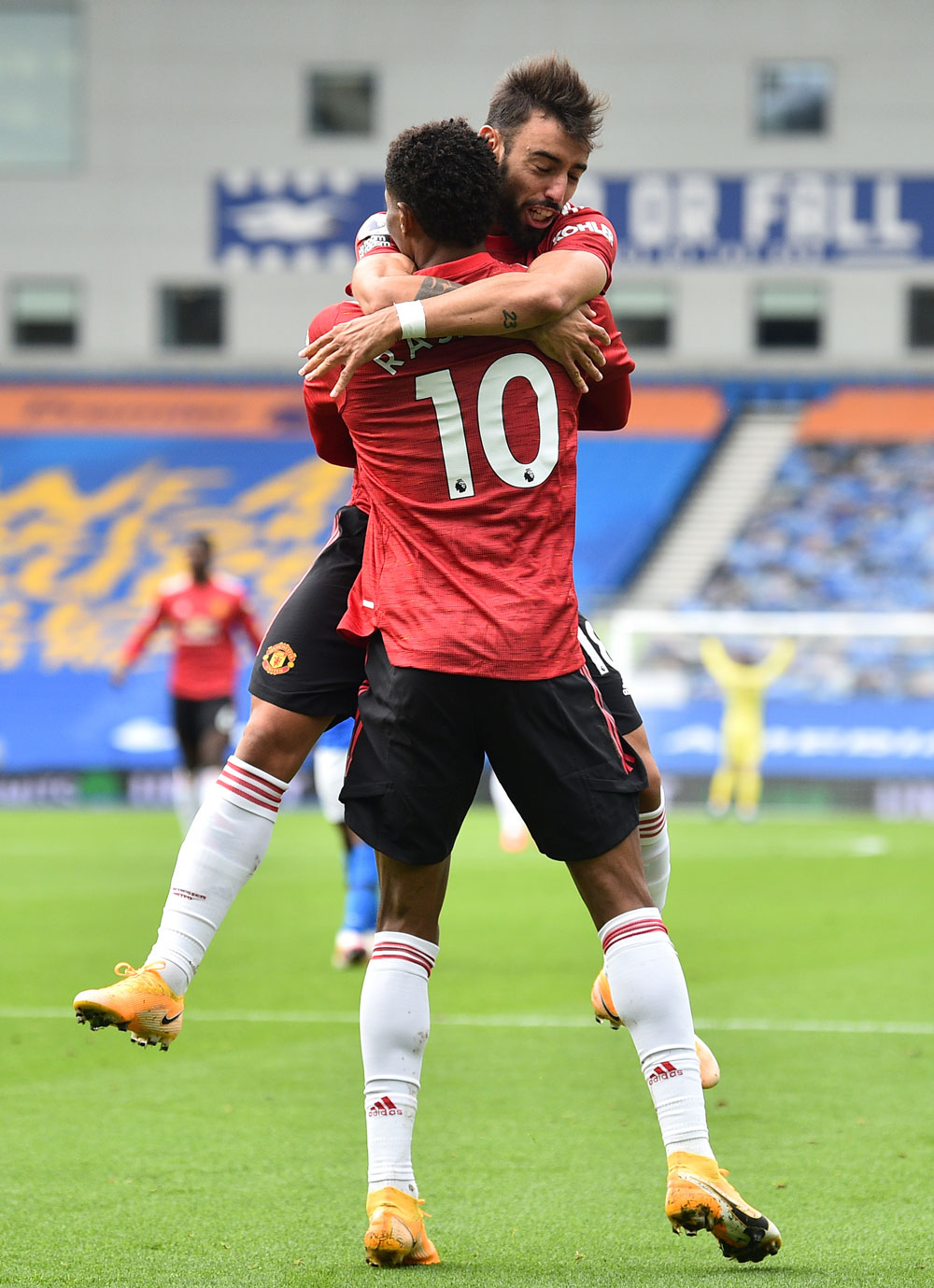 Dramatis, Manchester United Kalahkan Brighton