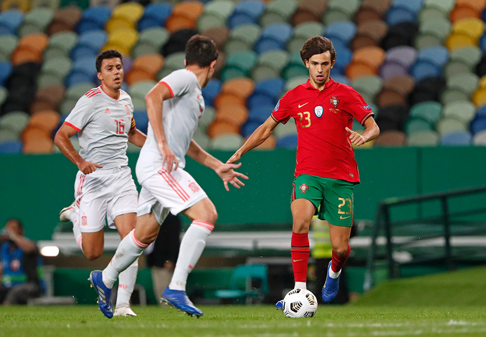 Sepak bola liga internasional pertandingan Portugal vs Spanyol di Indonesia