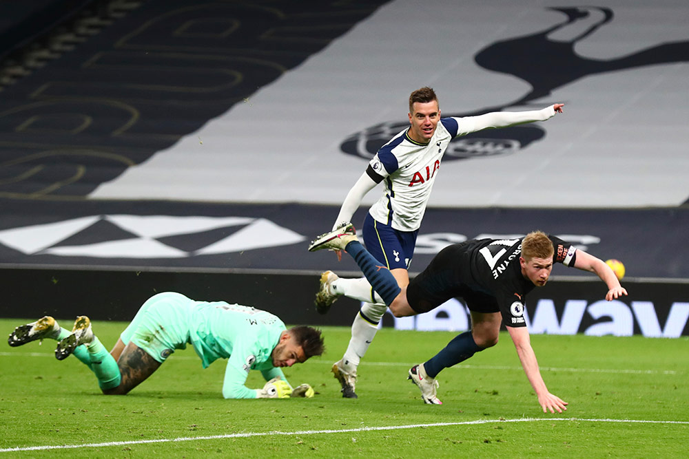 Tottenham Sikat Manchester City 2-0