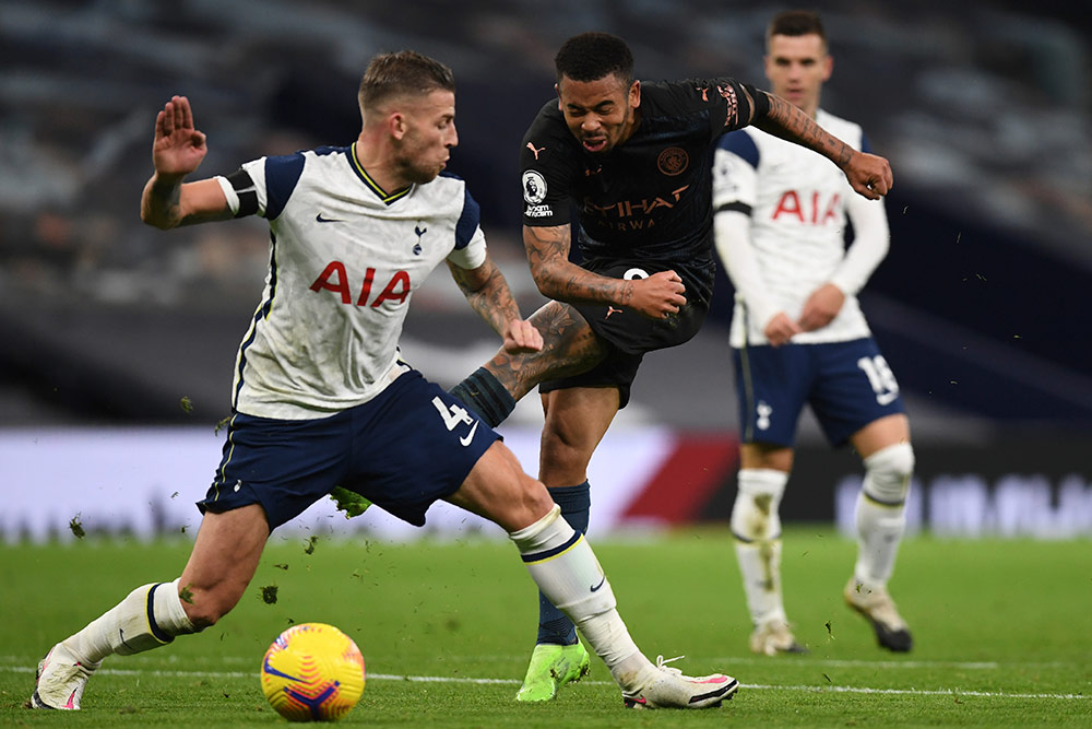 Tottenham Sikat Manchester City 2-0