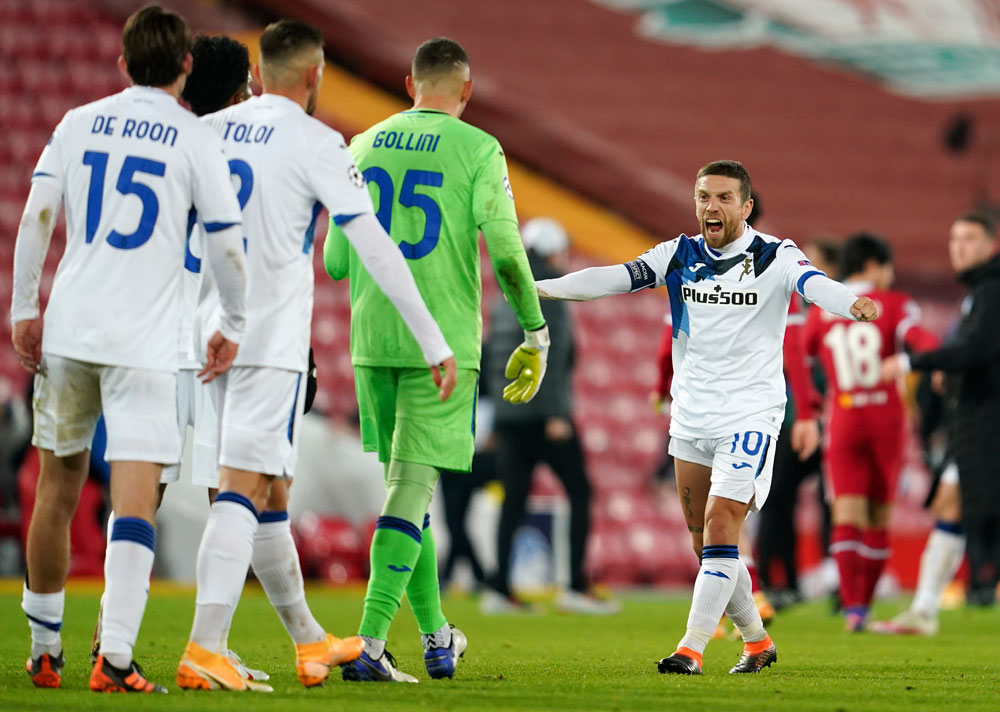 Anfield Tertunduk di Tangan Atalanta