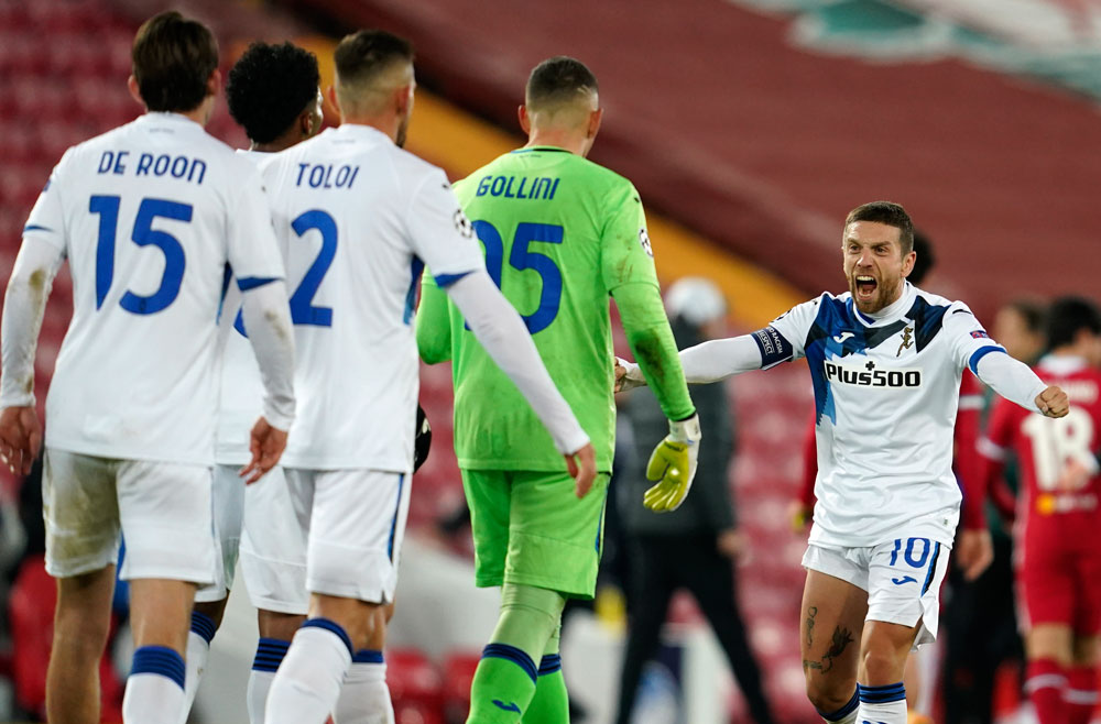 Anfield Tertunduk di Tangan Atalanta