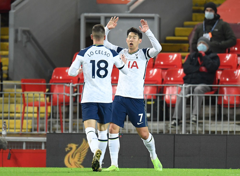 Gol Firmino Bikin Tottenham Gigit Jari di Anfield