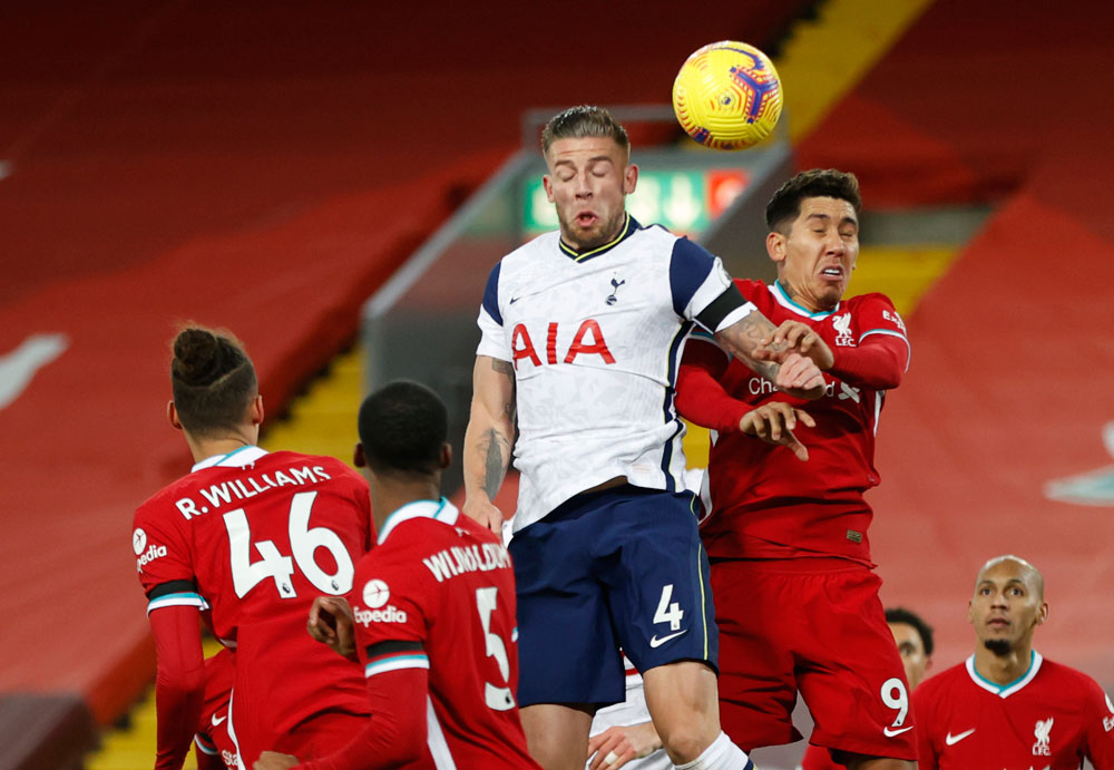 Gol Firmino Bikin Tottenham Gigit Jari di Anfield