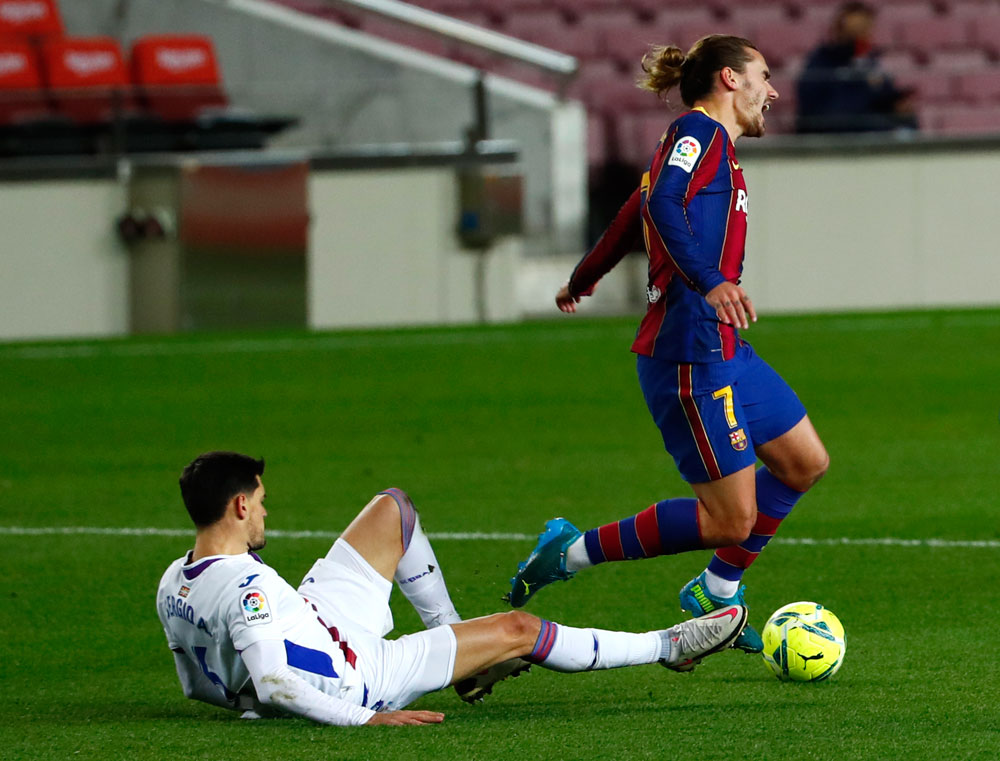 Eibar Tahan Imbang Barca di Camp Nou