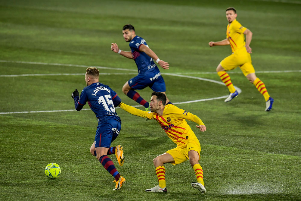 Barca Susah Payah Kalahkan Huesca