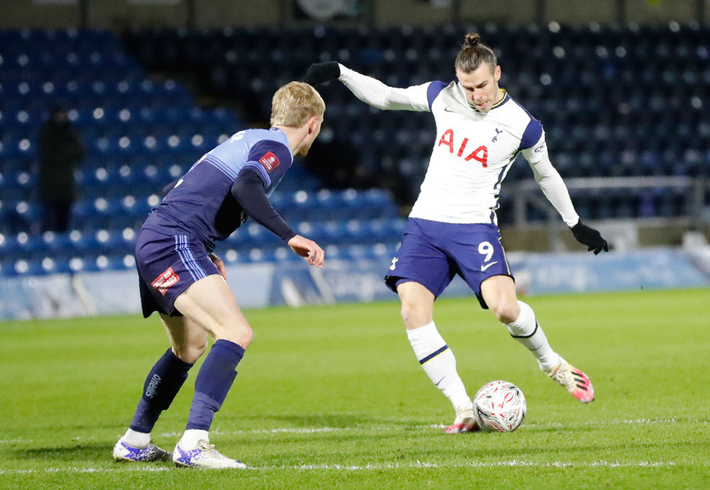 Gareth Bale Bersinar, Tottenham Singkirkan Wycombe