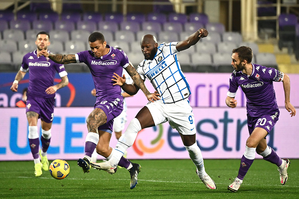 Inter Milan Hantam Fiorentina 2-0, Barella Bersinar